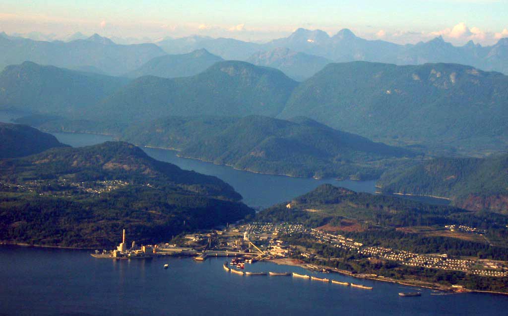 Powell_River_Aerial_2004.jpg