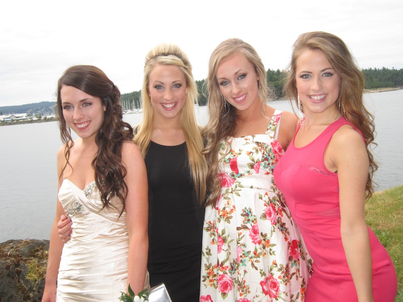 4 girls.JPG